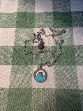 Pura Vida Wave necklace